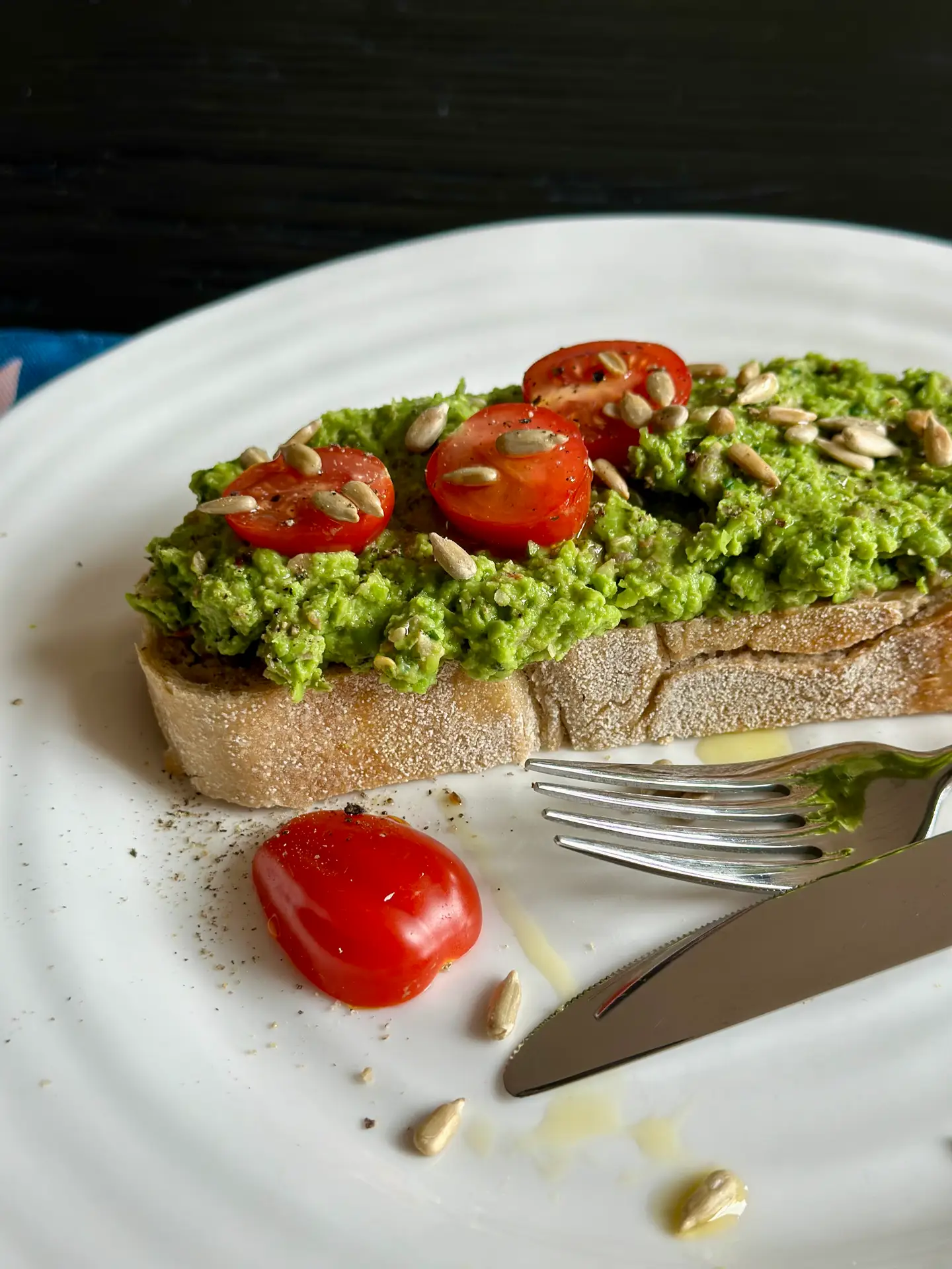 Pea Toast with Sunflower Seeds and Mint: A Fresh & Flavourful Twist on Toast