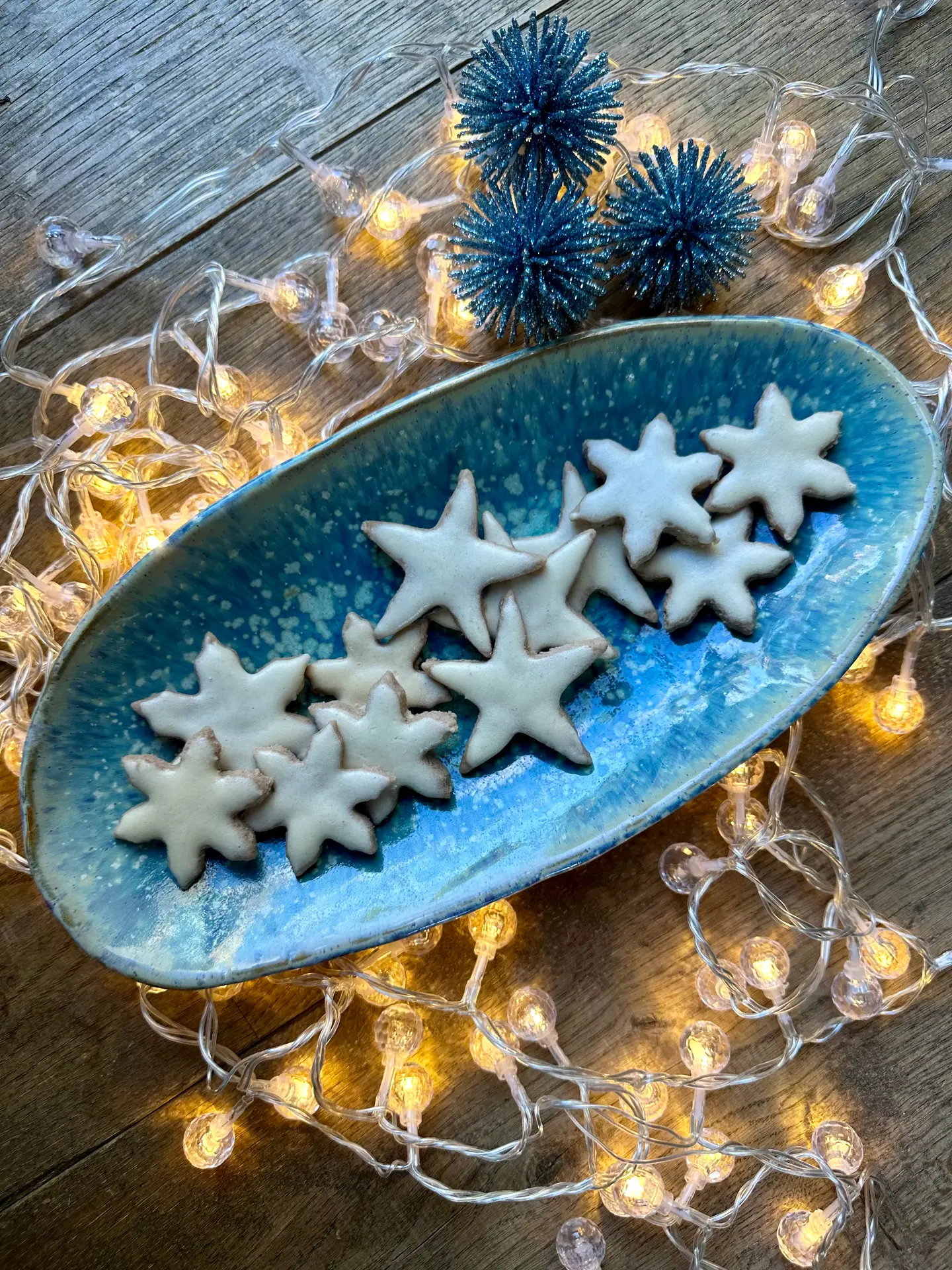Zimtsterne: The Star of My Christmas Cookie Tray