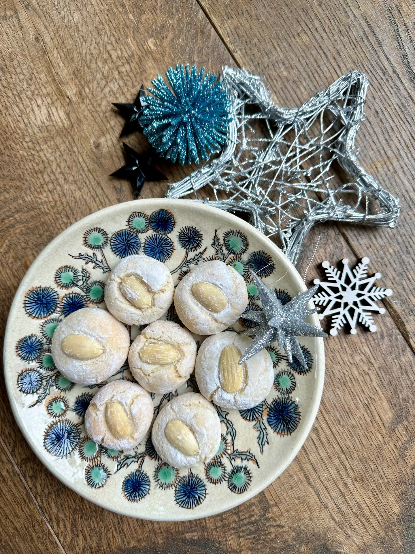 Almond Cookies: The Perfect Nutty Treat for Christmas