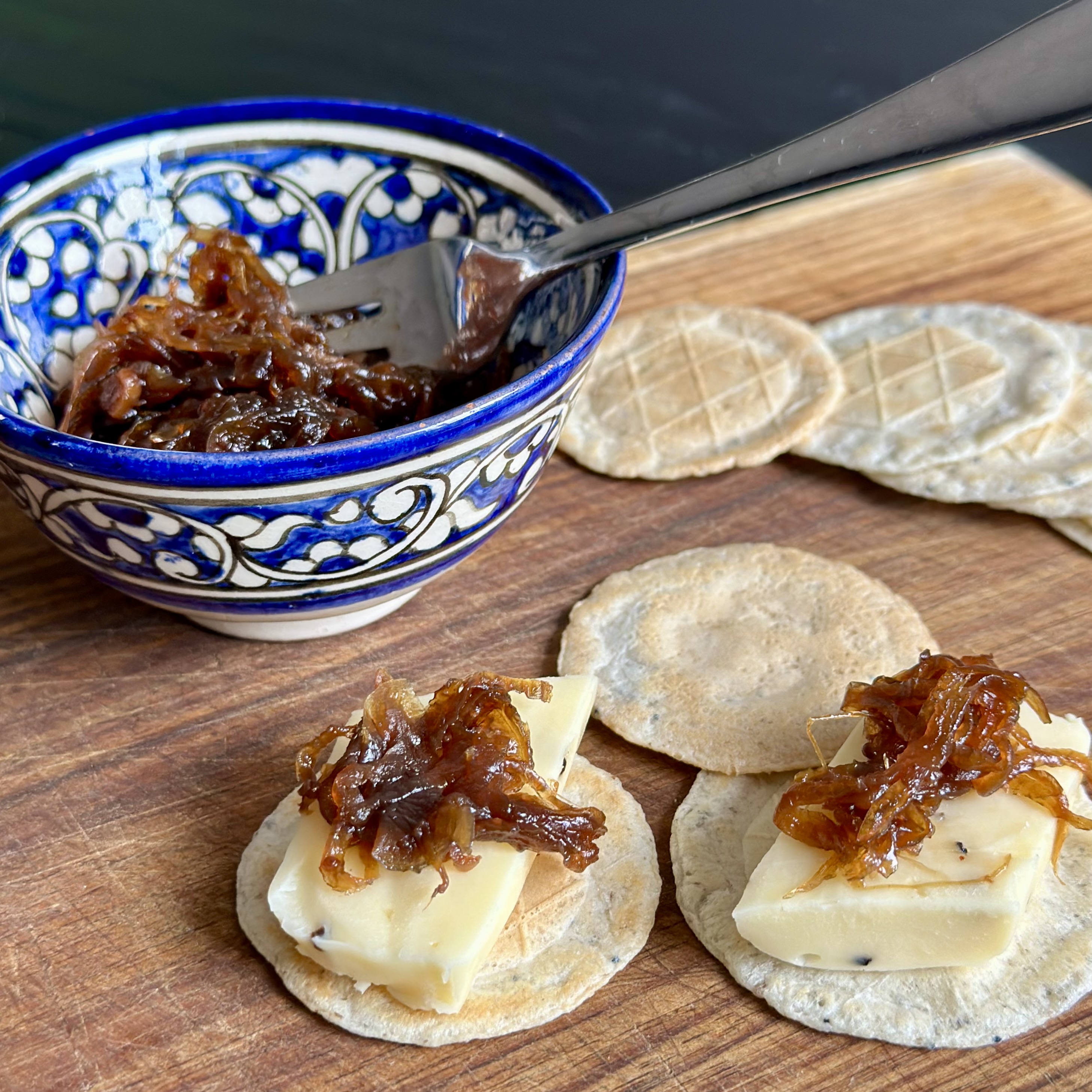 Sweet & Spicy Onion Chutney Recipe: A Flavour-Packed Condiment