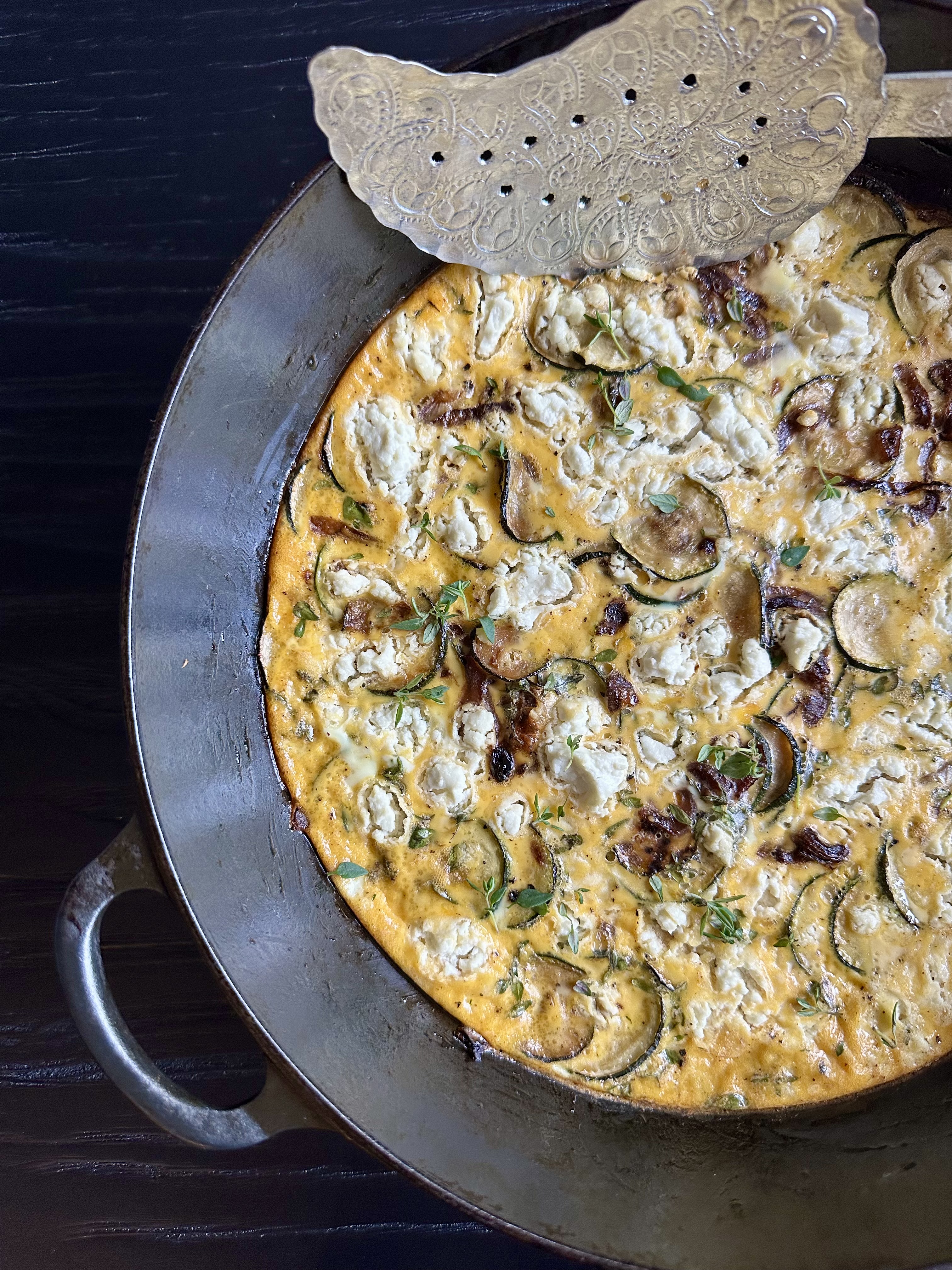 Zucchini frittata with caramelised red onions